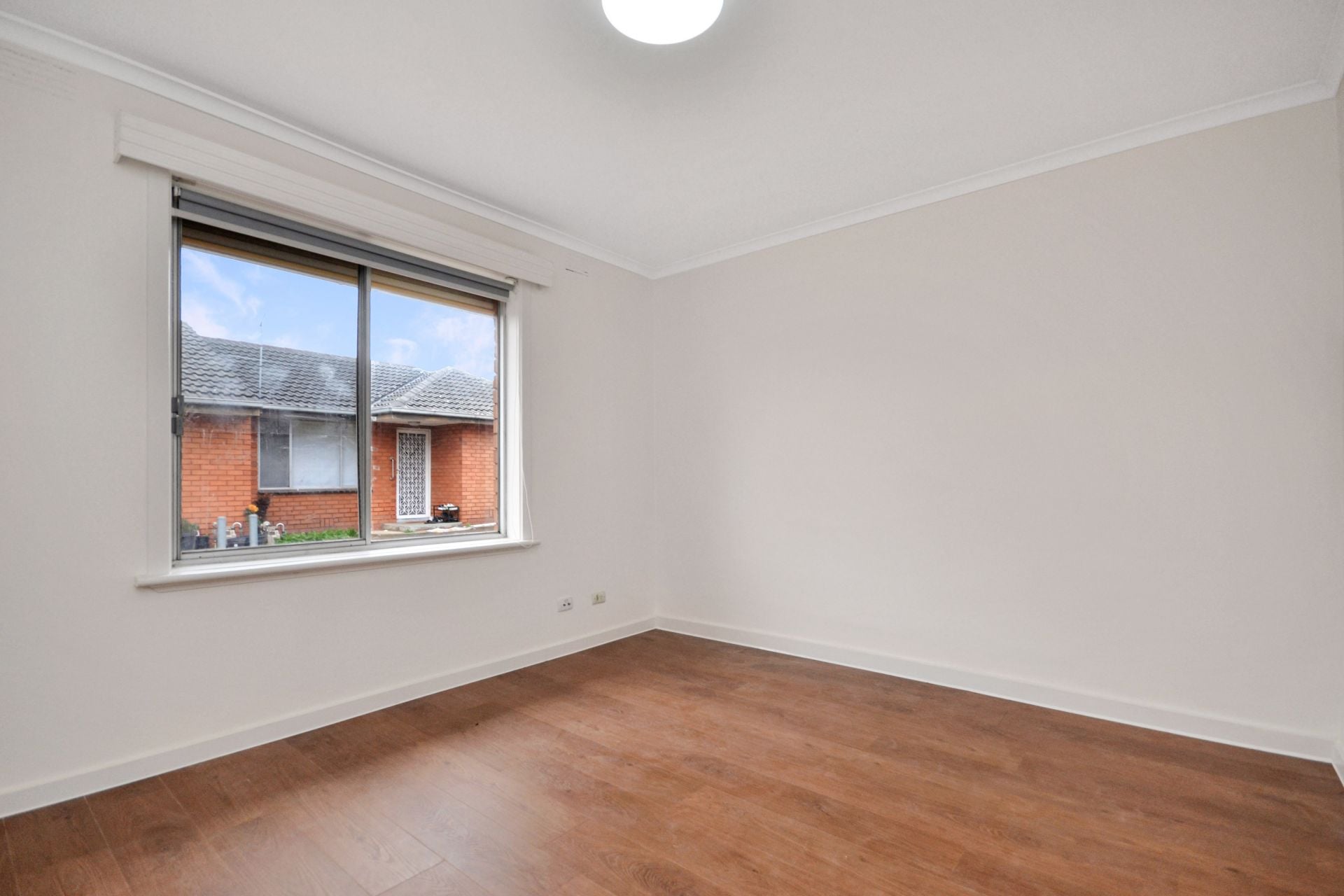 CUTE, COMFORTABLE AND CONVENIENTLY LOCATED