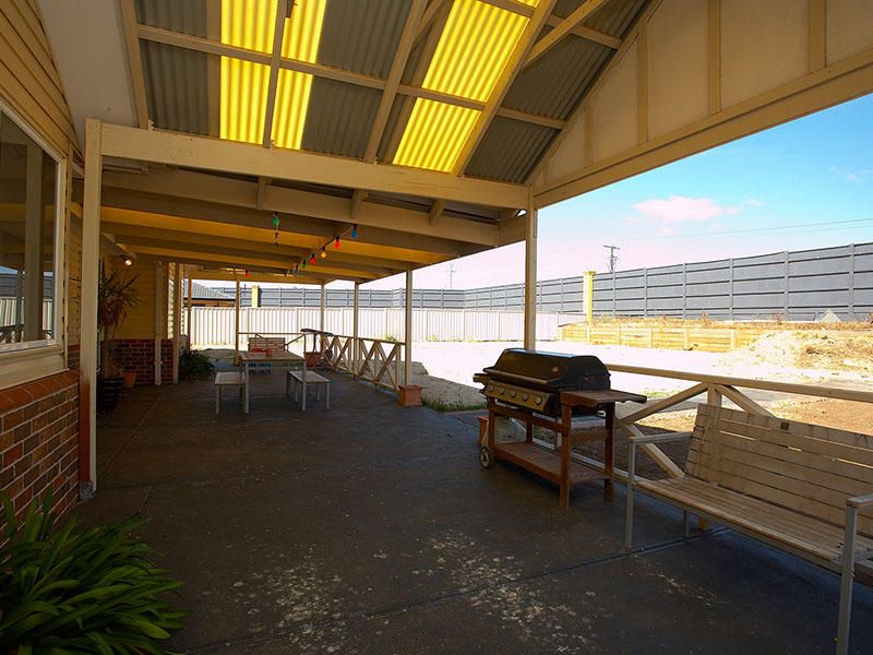 9 Daintree Retreat, Caroline Springs - Thumbnail 6