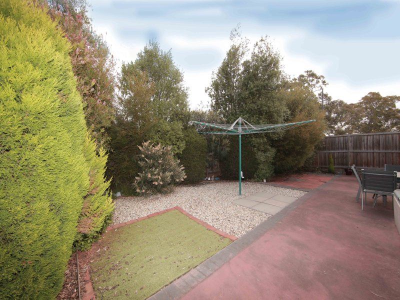 27 Paringa Avenue SOUTH MORANG, South Morang - Thumbnail 2