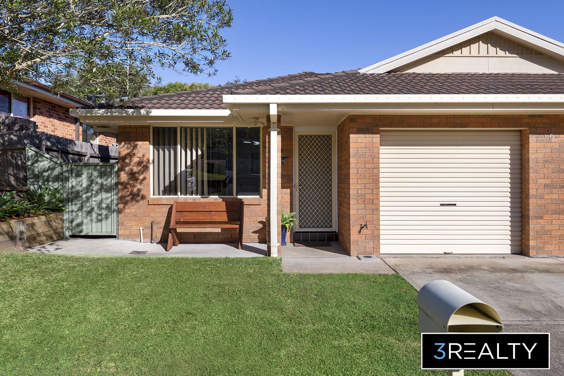 6A Madeleine Avenue, Charlestown - Thumbnail 2