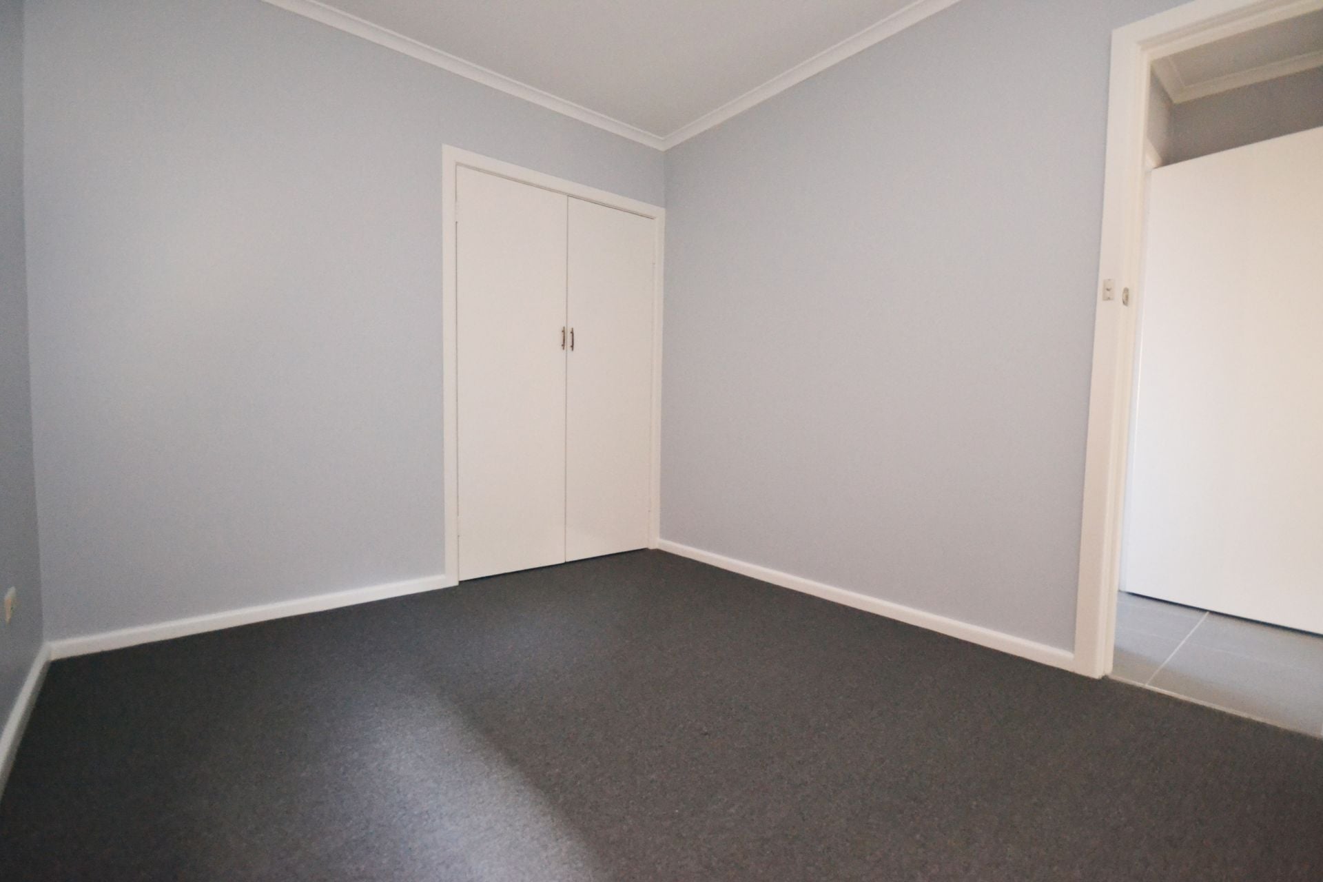 FULLY RENOVATED & IN A FABULOUS LOCATION!