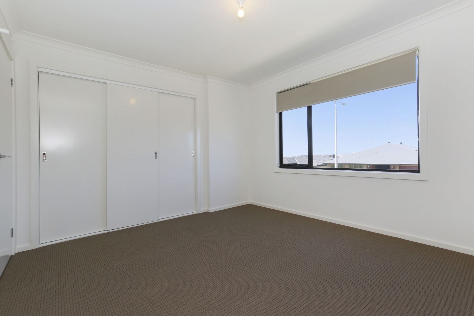 MODERN TOWNHOUSE IN PRME LOCATION