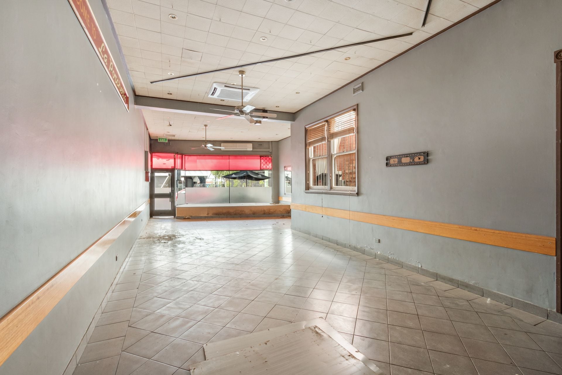 LANDLORD WILL CONSIDER ALL OFFERS!!!
