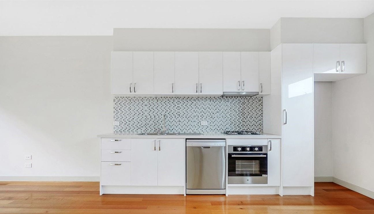 Tri Level Townhouse!