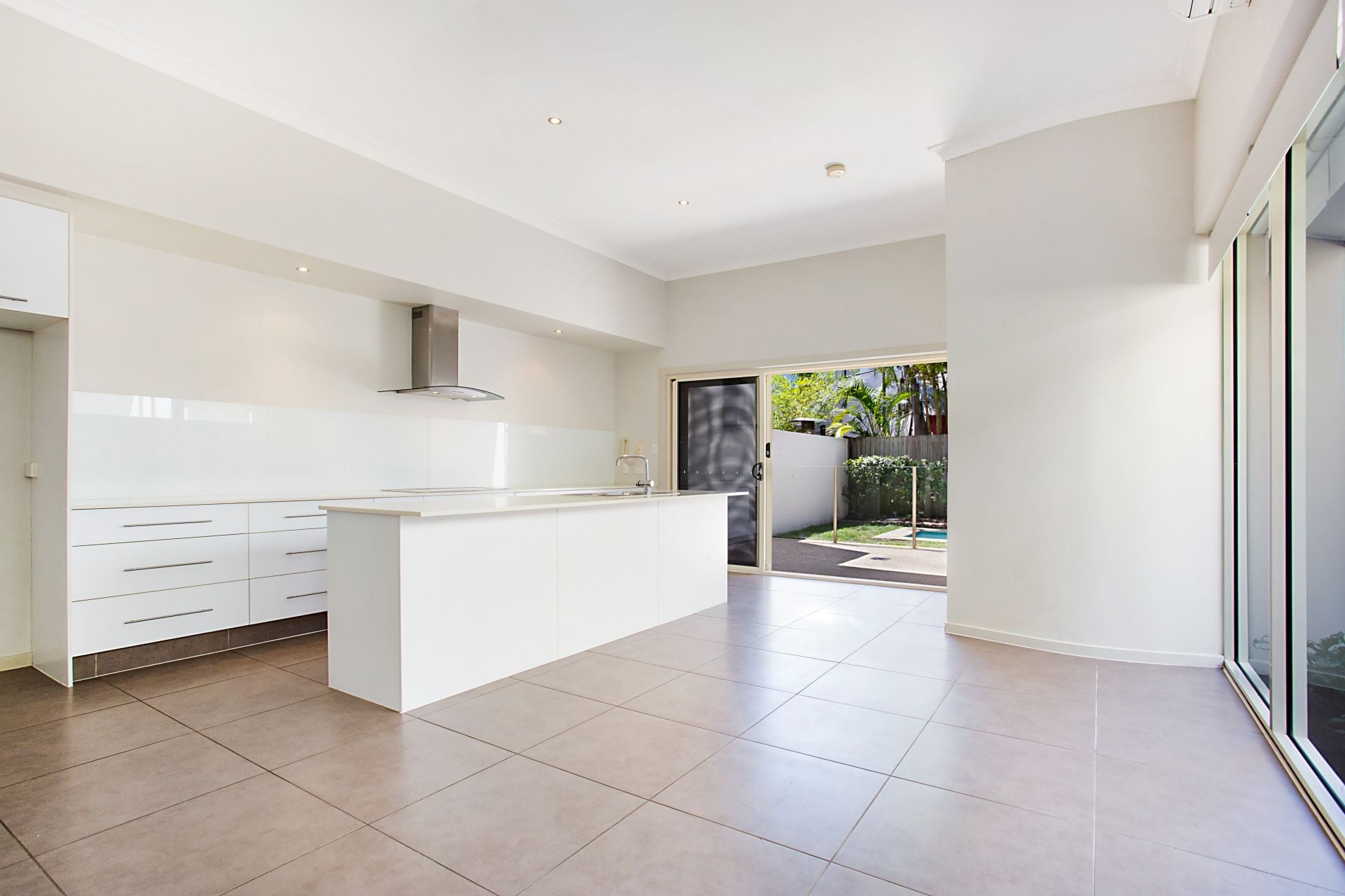2/25 Anembo Street Chevron Island QLD, Chevron Island - Thumbnail 3