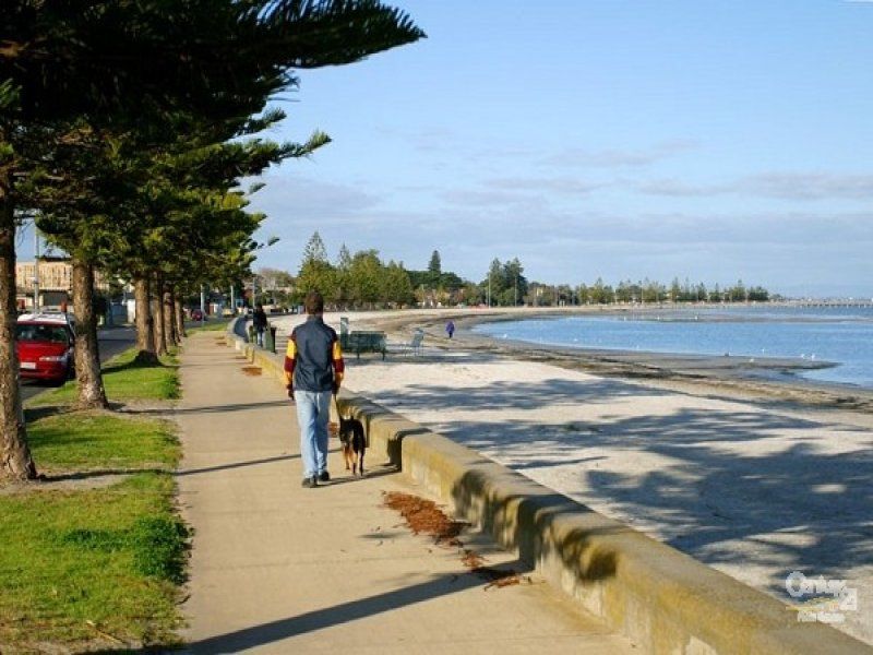 1 Bracken Grove, ALTONA, Altona - Thumbnail 3