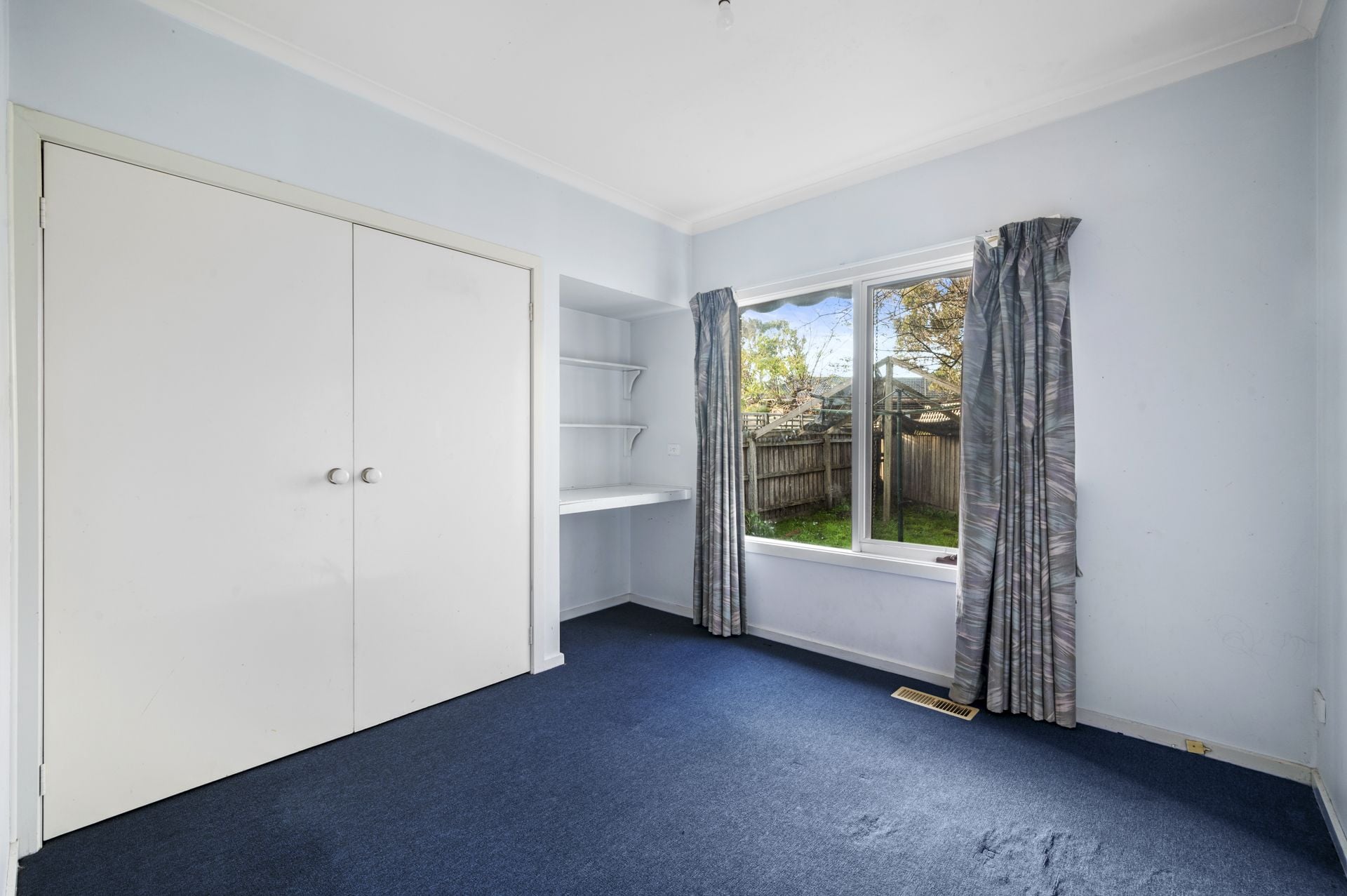 PERFECT FIRST HOME OR INVESTMENT - GREAT  LOCATION