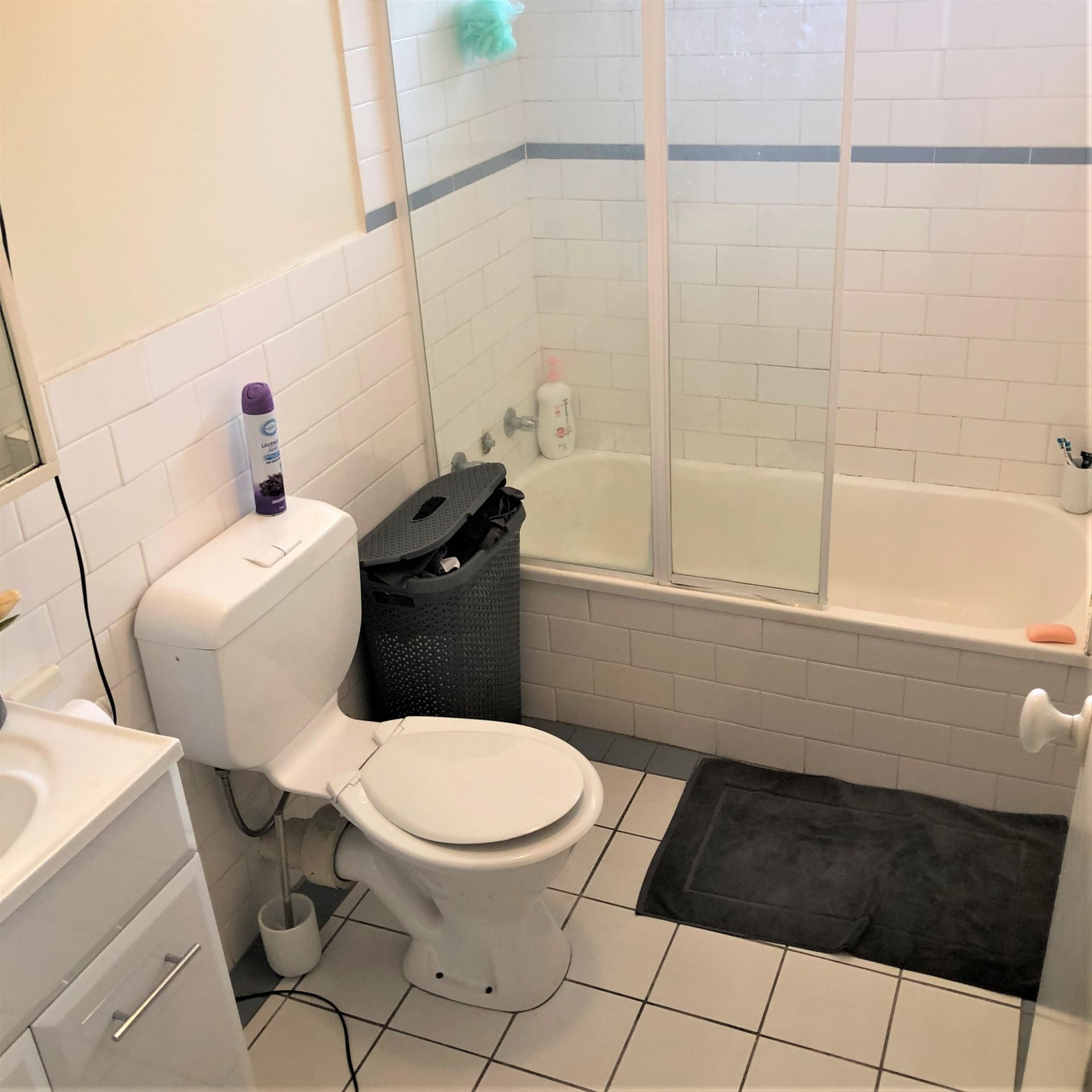 Conveniently Located & Bright!