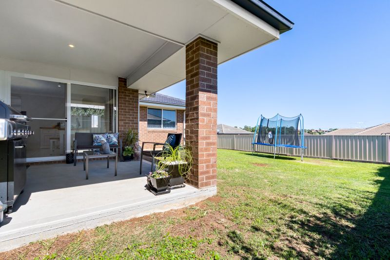 Real Estate For Lease 108 Canterbury Drive Raworth , NSW
