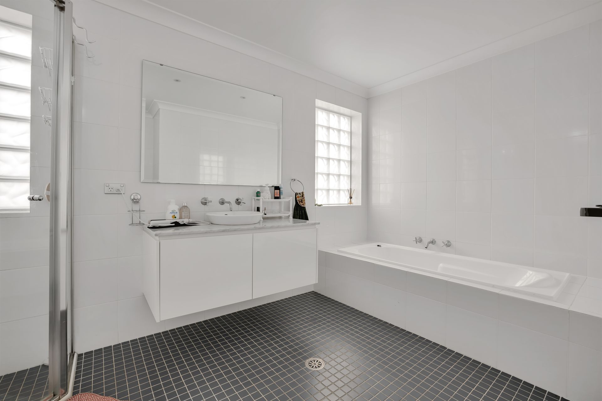 Real Estate For Lease 5 Seaview Parade Belrose , NSW