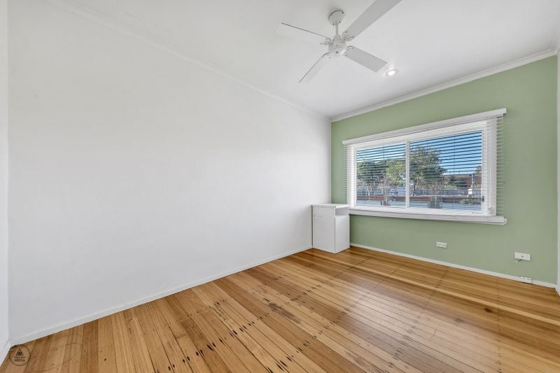 34 Thomson Avenue, Laverton