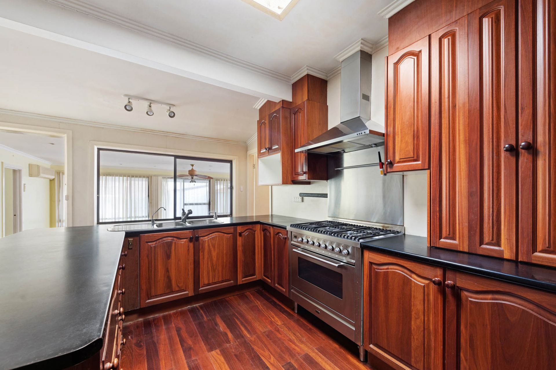 181 East Boundary Road, Bentleigh East - Thumbnail 2