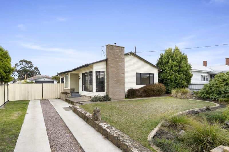 2 Wynne Street Colac VIC