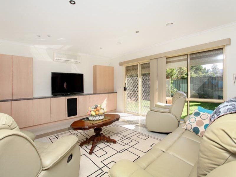 31 Goulburn Circuit, Caroline Springs - Thumbnail 6