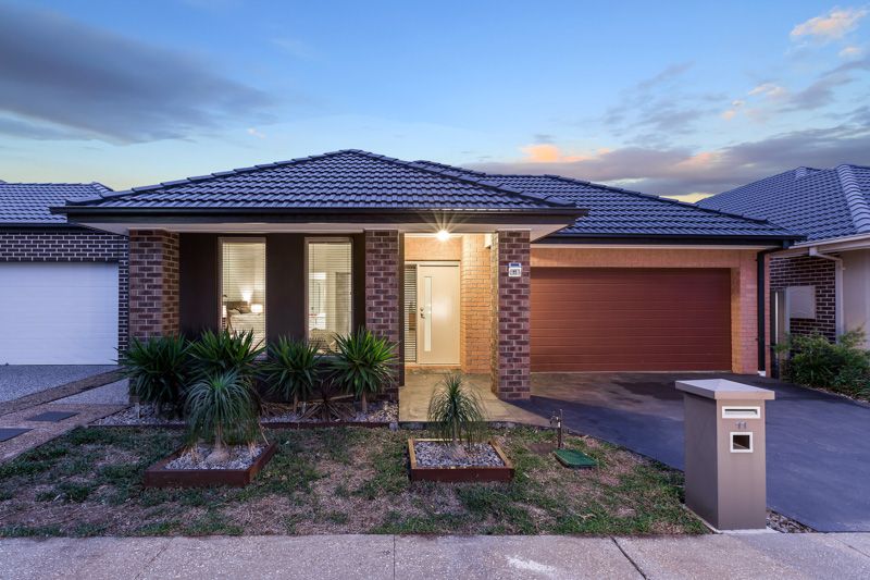 11 Vintage Way, Caroline Springs - Thumbnail 2