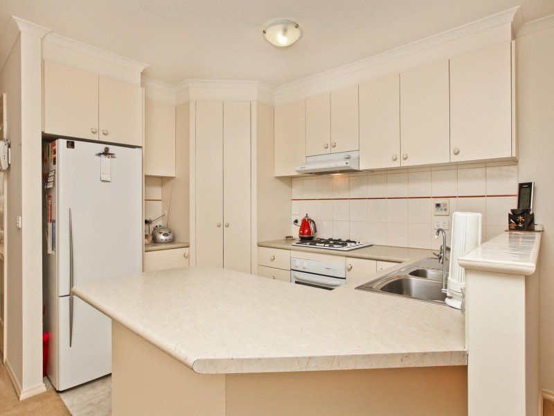 5 Blenheim Way, Caroline Springs - Thumbnail 3
