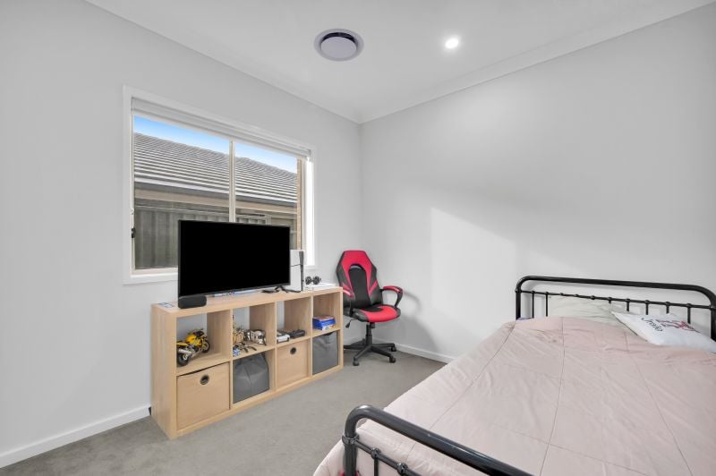 An excellent opportunity for investment - a house and granny flat