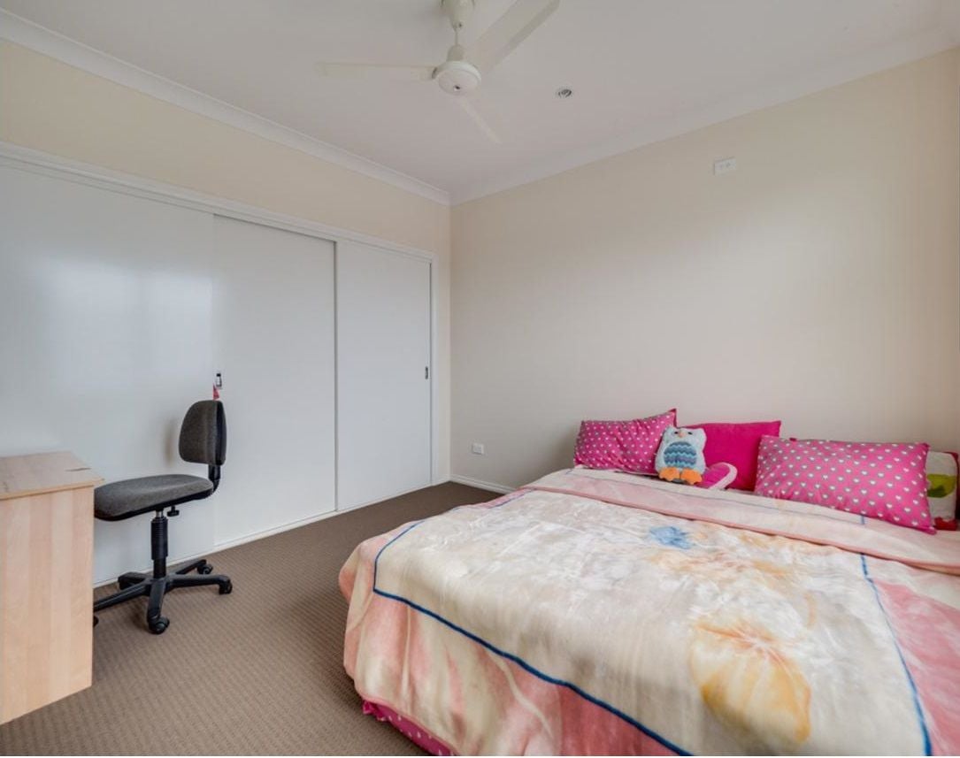 *** UNDER OFFER AWAITING PAYMENT APPLICATIONS CLOSED **