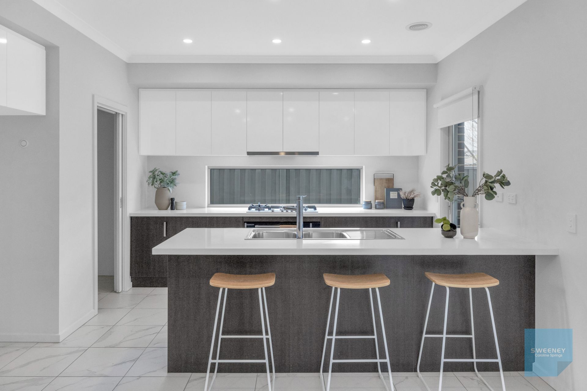 99 Orbis Avenue, Fraser Rise - Thumbnail 5