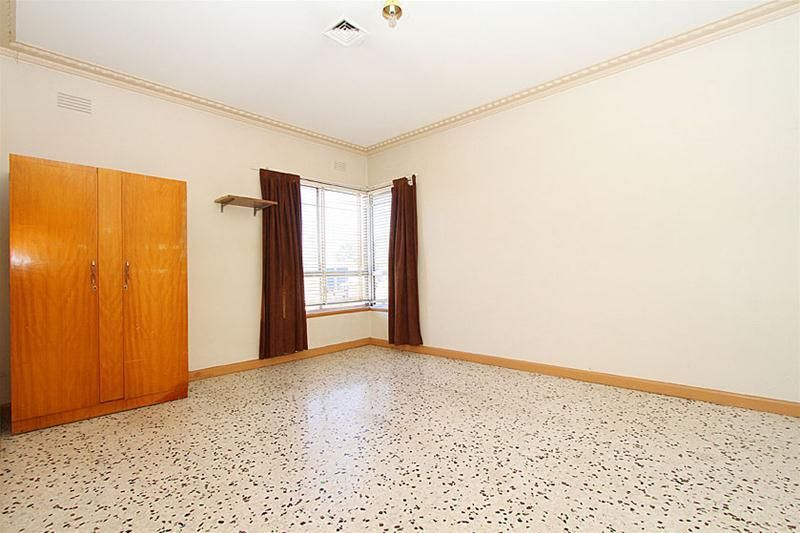 4 BEDROOM DELIGHT!