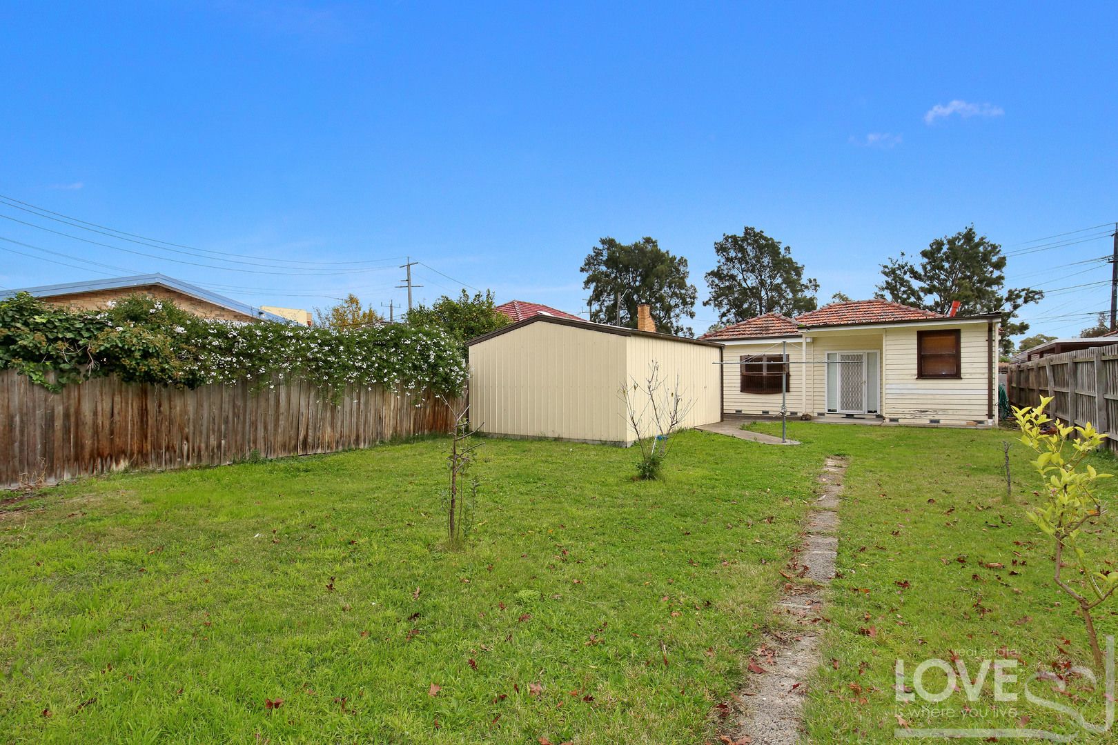 Bright & Spacious home!