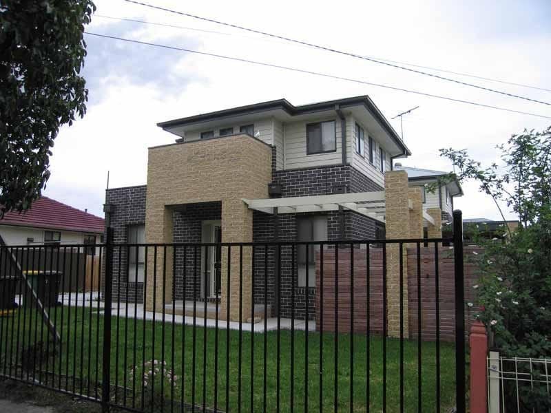 2/7 Dunolly Crescent, Reservoir