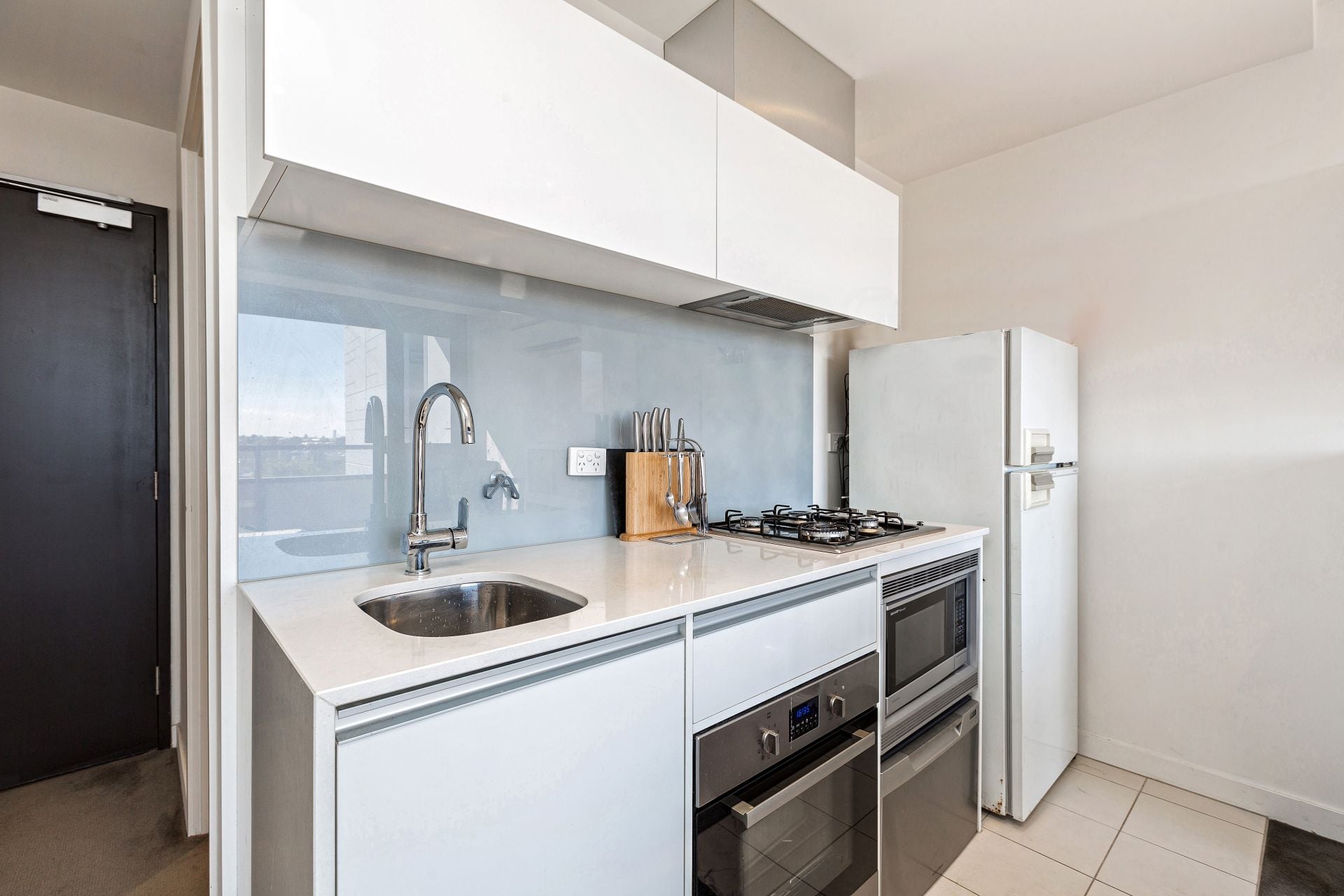 505B/2 Dennis Street, Footscray - Thumbnail 4