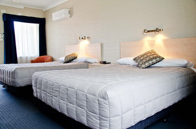 MOTEL LEASEHOLD FOR SALE - LARGE ROOMS - DELIGHTFUL INSPECTION