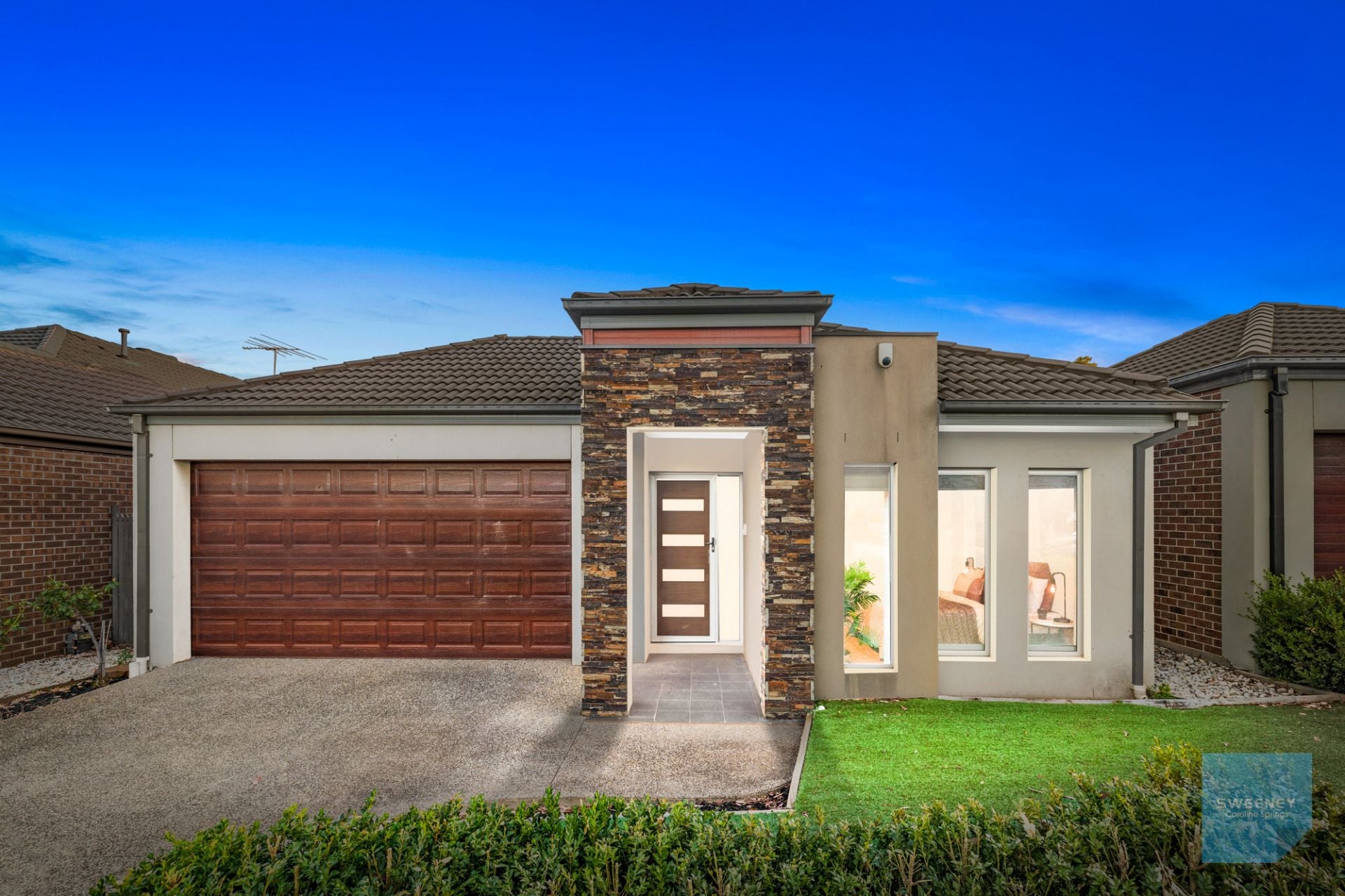 17 Derwent Close, Caroline Springs - Thumbnail 2
