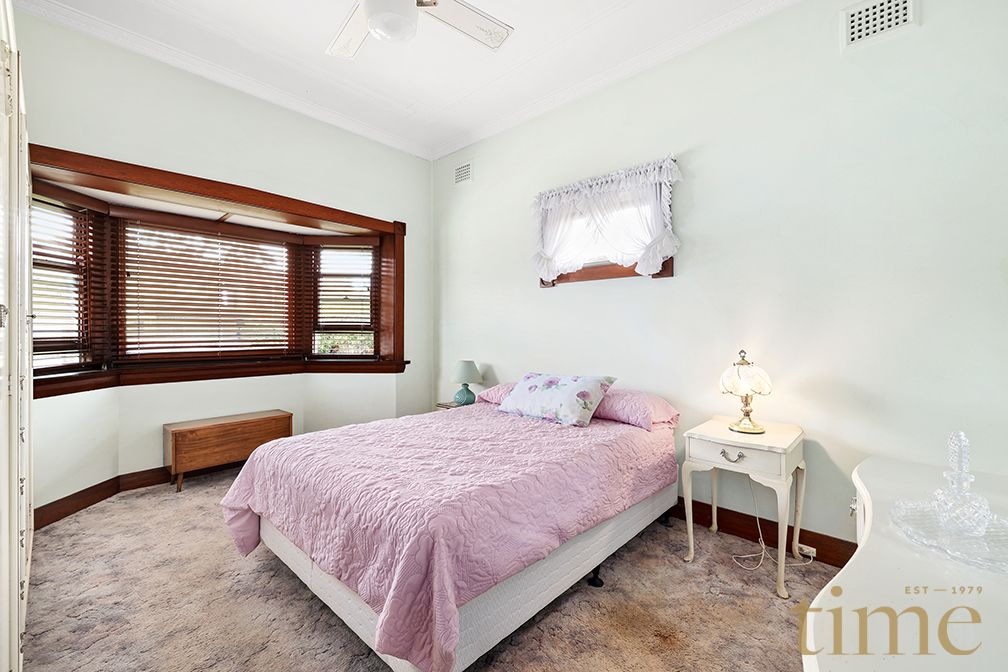 11 Princess Avenue, Rodd Point NSW