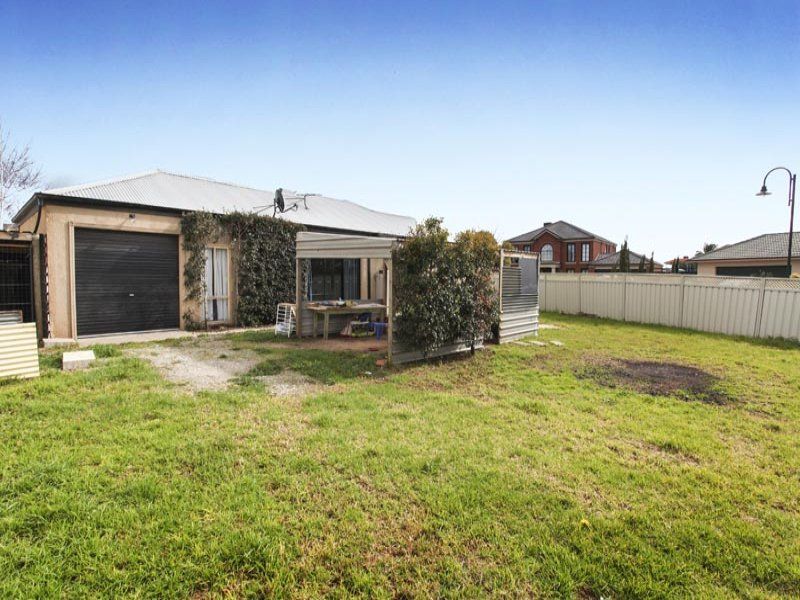 29 Willandra Loop, Caroline Springs - Thumbnail 7