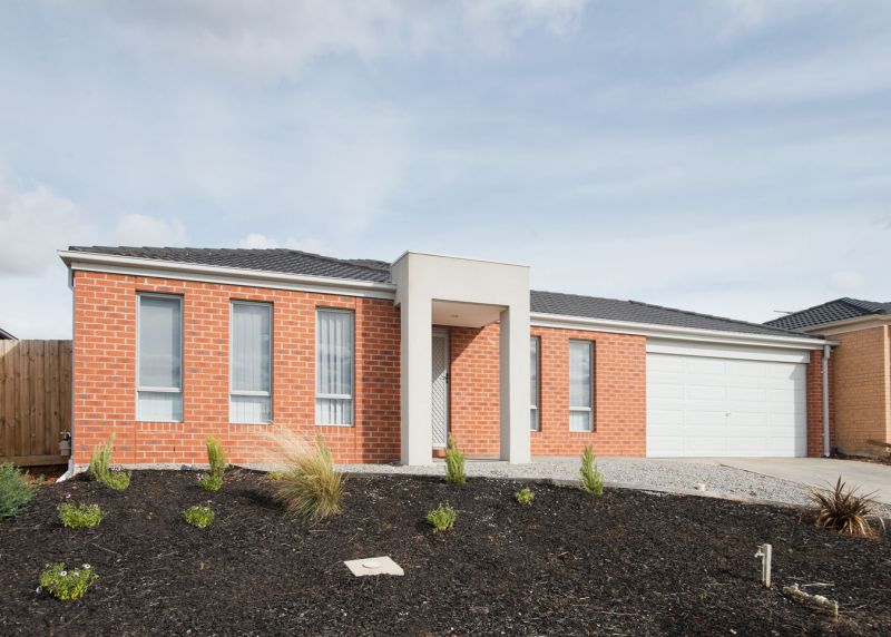 17 Lone Pine Square, Bacchus Marsh - Thumbnail 2