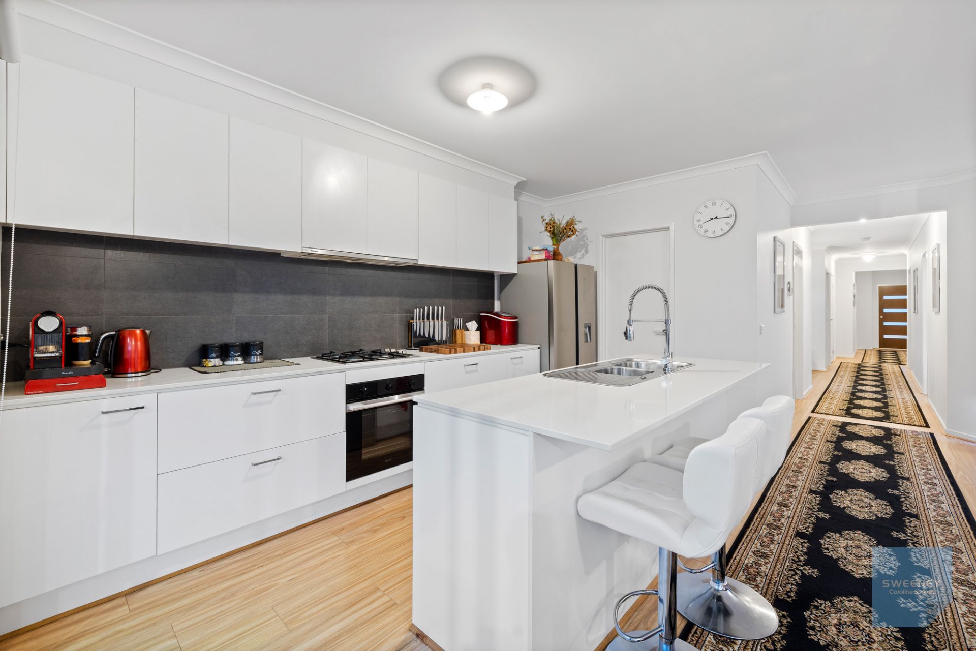 14 Florey Avenue, Fraser Rise - Thumbnail 4