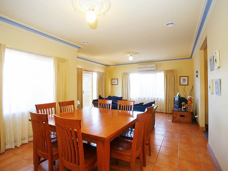 13 Prospector Drive, Cairnlea - Thumbnail 3
