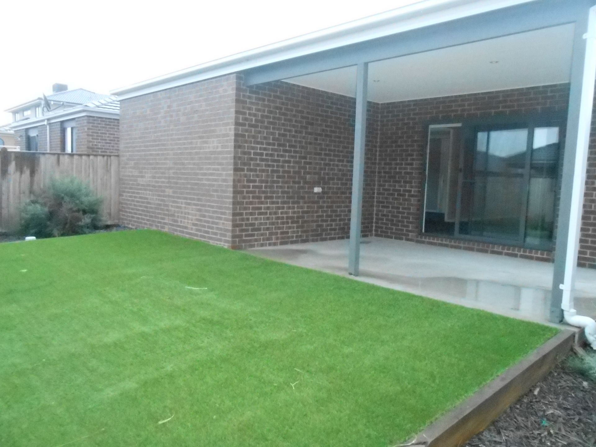 ***APPROVED APPLICATION PENDING*** INVITING & MODERN 4 BEDROOM FAMILY HOME