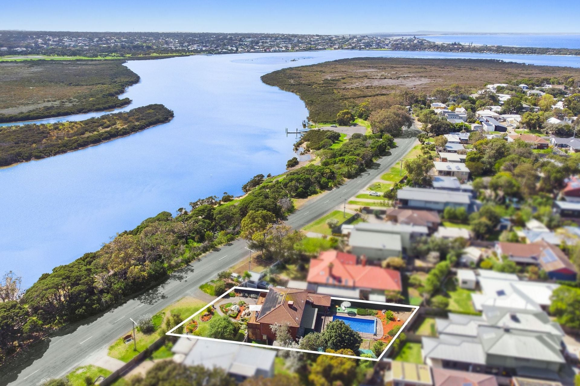 15 River Parade Barwon Heads VIC, Barwon Heads - Thumbnail 2