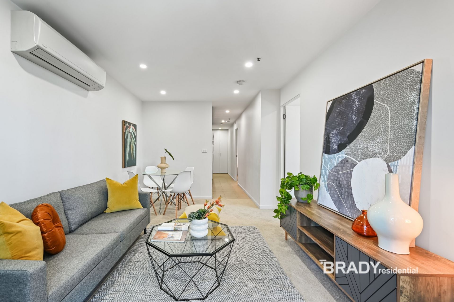3206/5 Sutherland Street Melbourne VIC, Melbourne - Thumbnail 2
