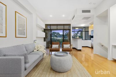 2/65 Woodstock Road, Toowong