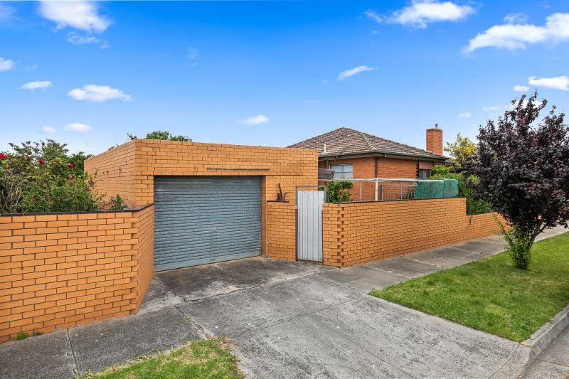 8 Simpson Street, Thomastown