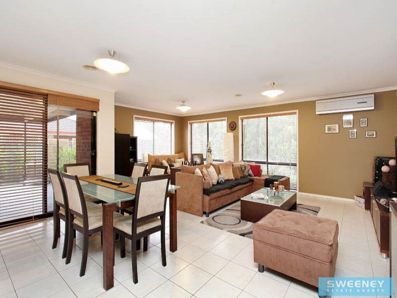 4 Castlemaine Way, Caroline Springs - Thumbnail 4