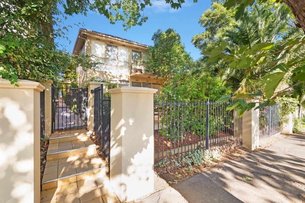 ****Super spacious 1 bedroom apartment**