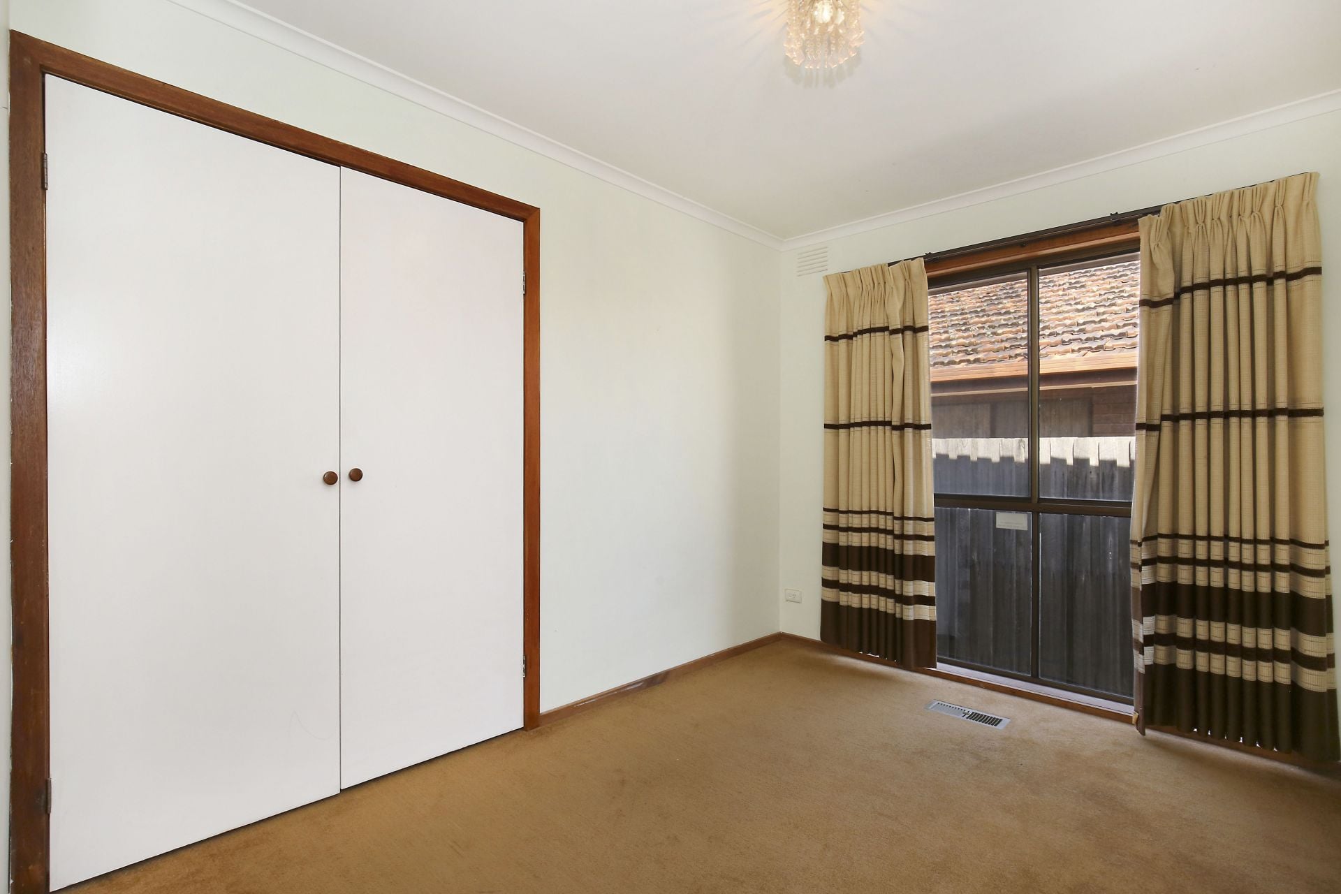 5 Bedroom Family Home