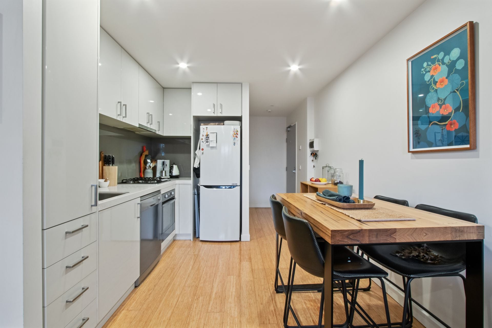 Modern Apartment in Prime Location!