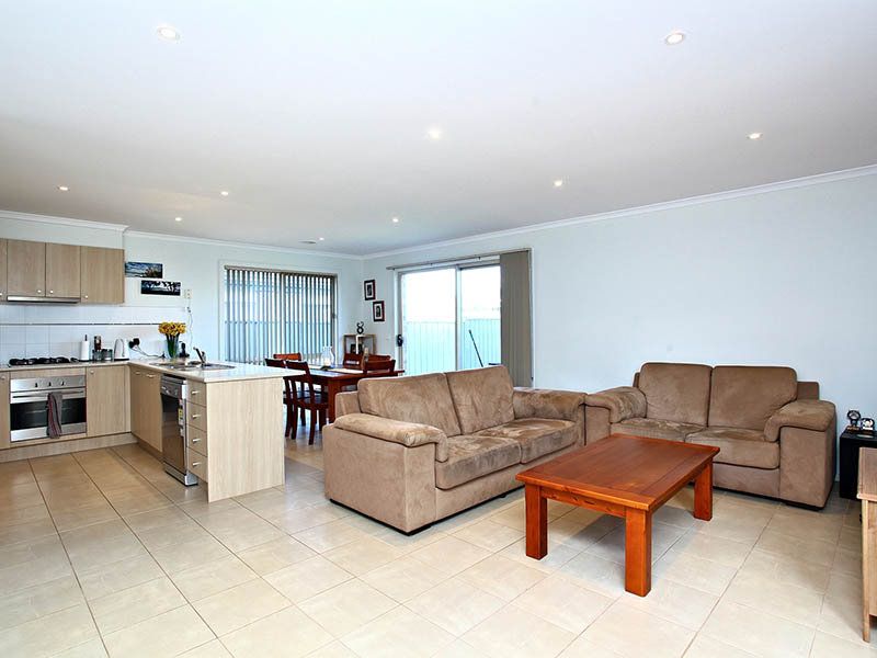 80 Hatchlands Drive, Deer Park - Thumbnail 4