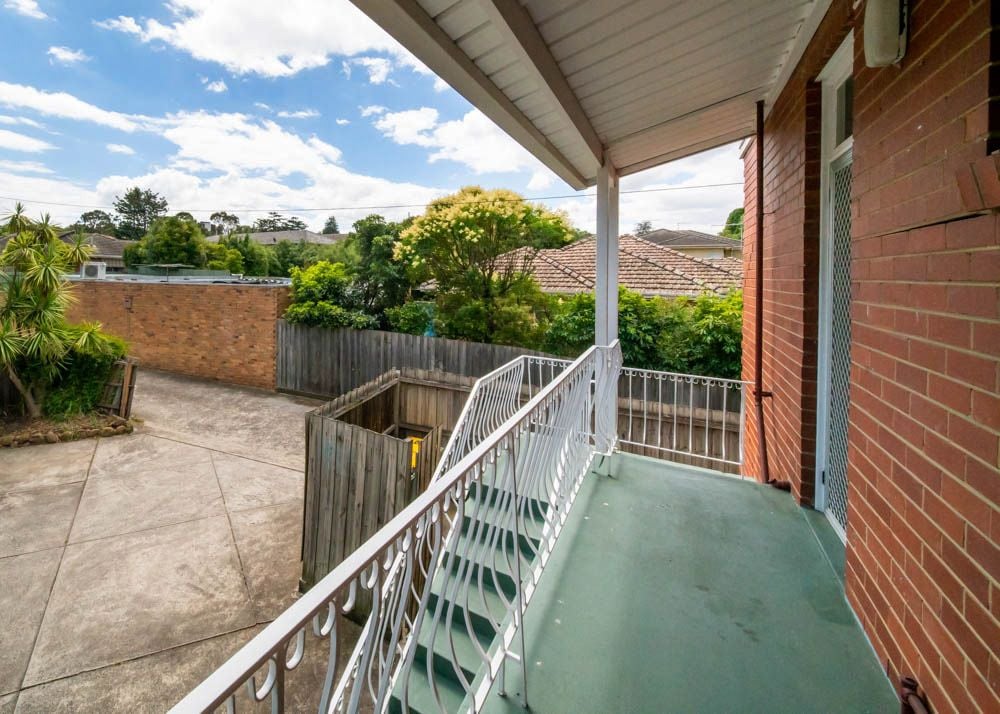 ** Drop in Price ** Ground level 1 bedroom in the heart of Ivanhoe