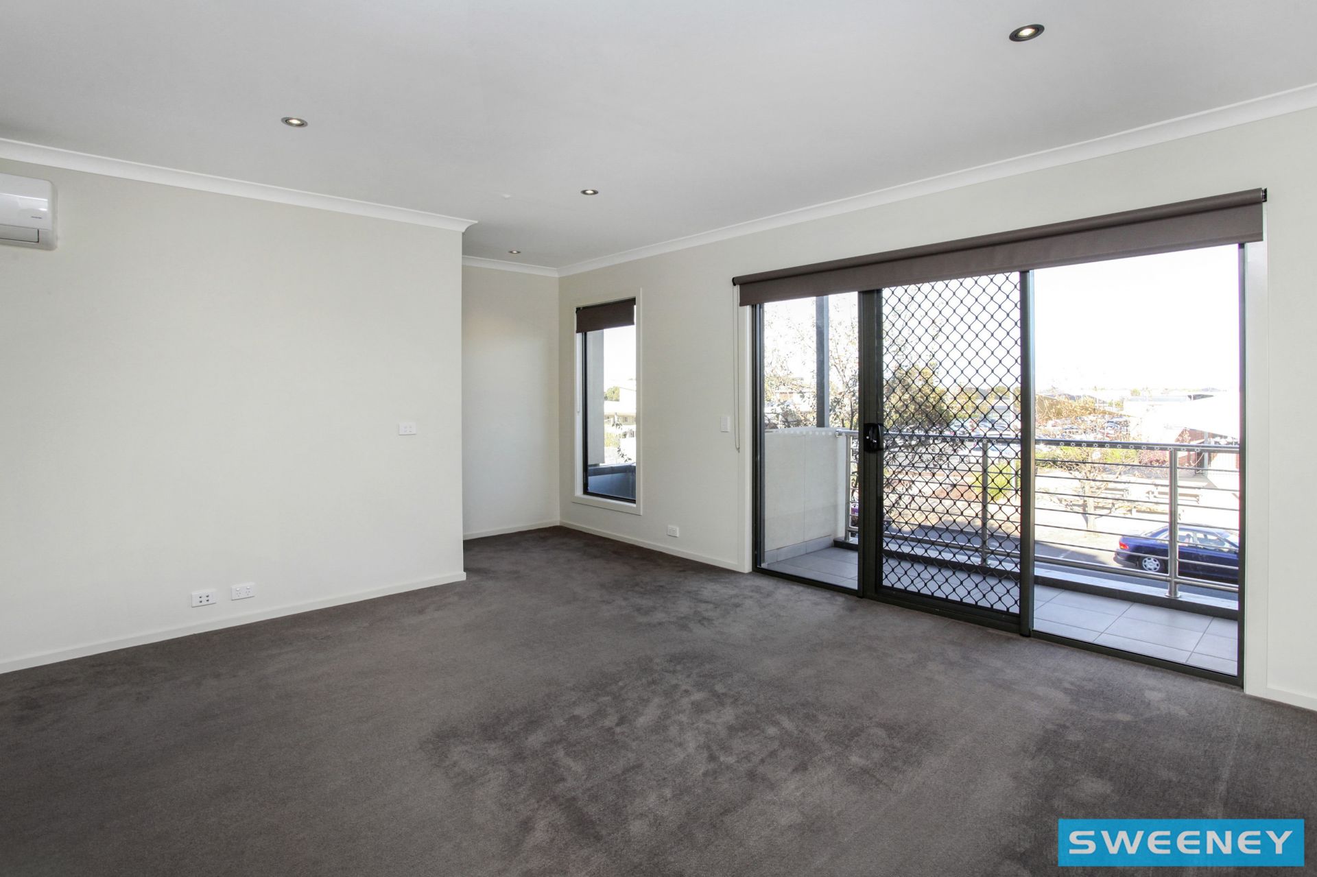 8/8 The Crossing, Caroline Springs - Thumbnail 8