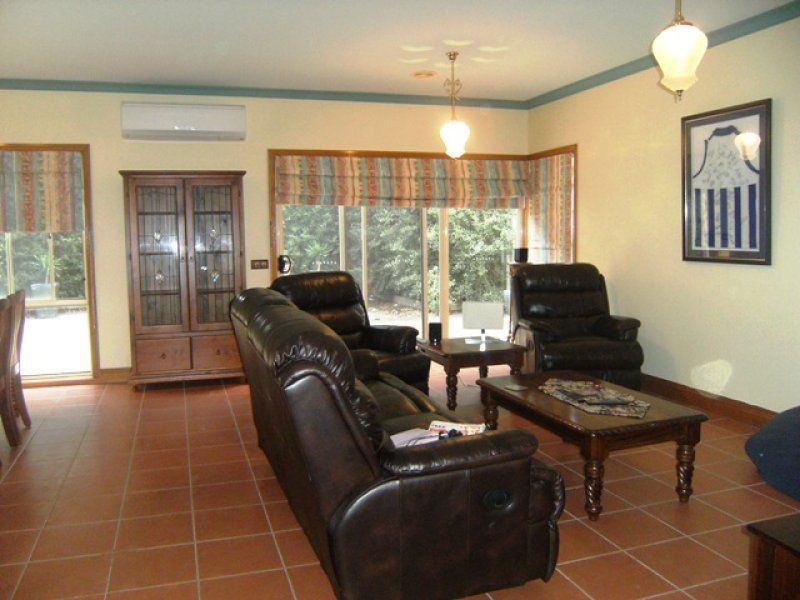 12 Taylors Court, Caroline Springs - Thumbnail 4