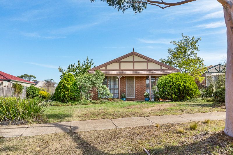 53 Halletts Way, Bacchus Marsh - Thumbnail 2