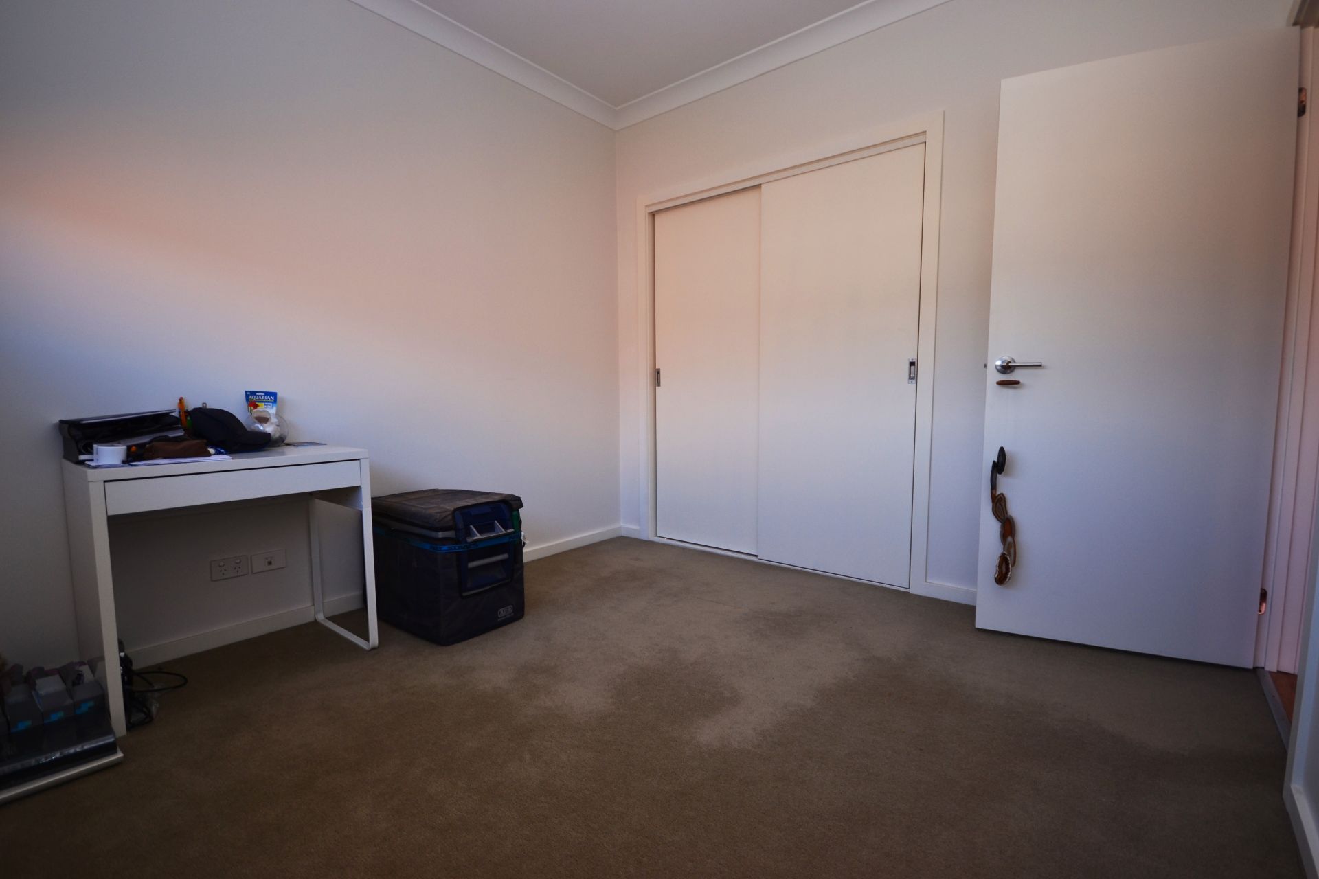 MODERN AND SUPERBLY LOCATED