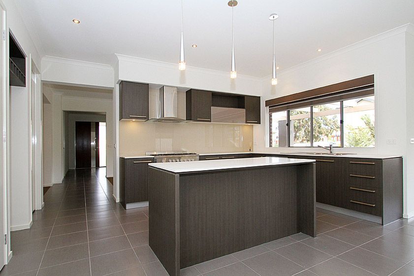 LOCATION & LIVING SPACE APLENTY!